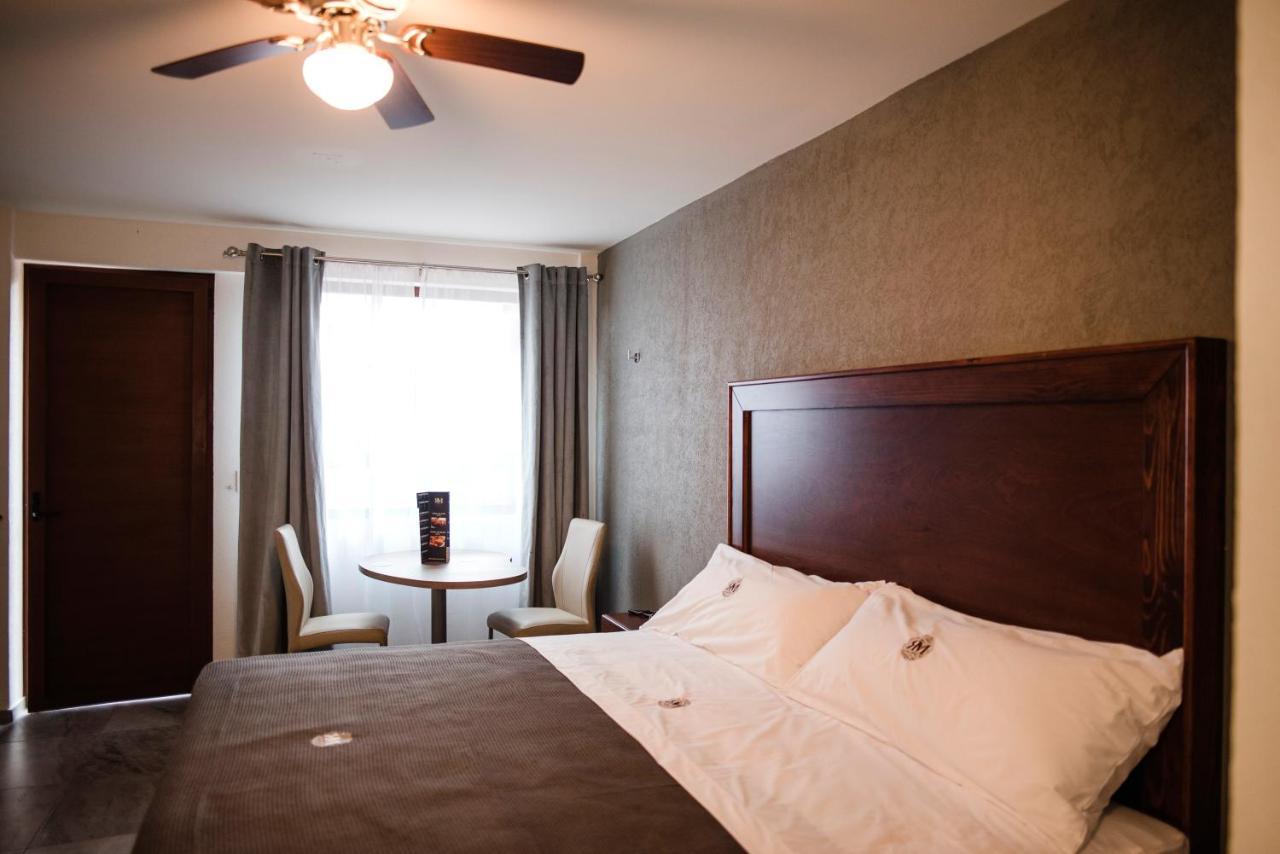 ואלה דה בראבו Hotel Rm Avandaro מראה חיצוני תמונה